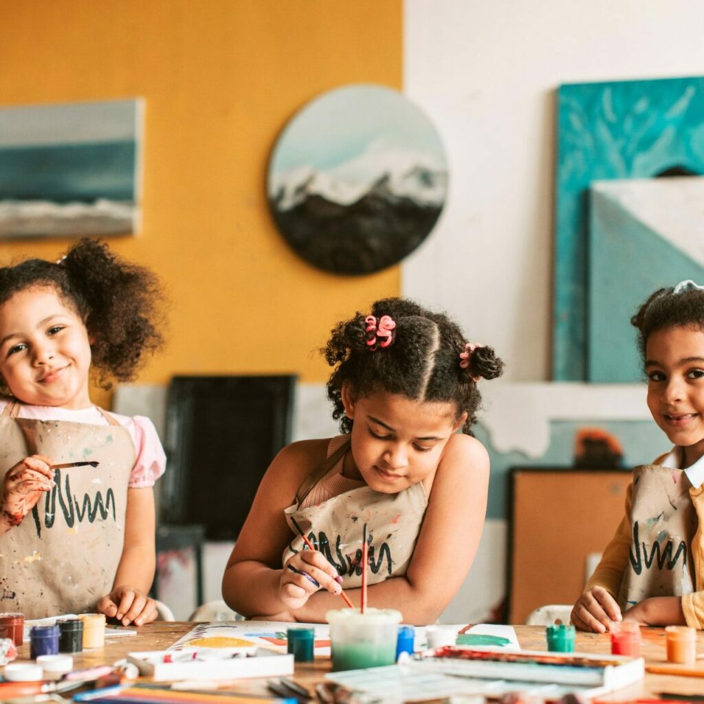 3 girls learning farsi with art